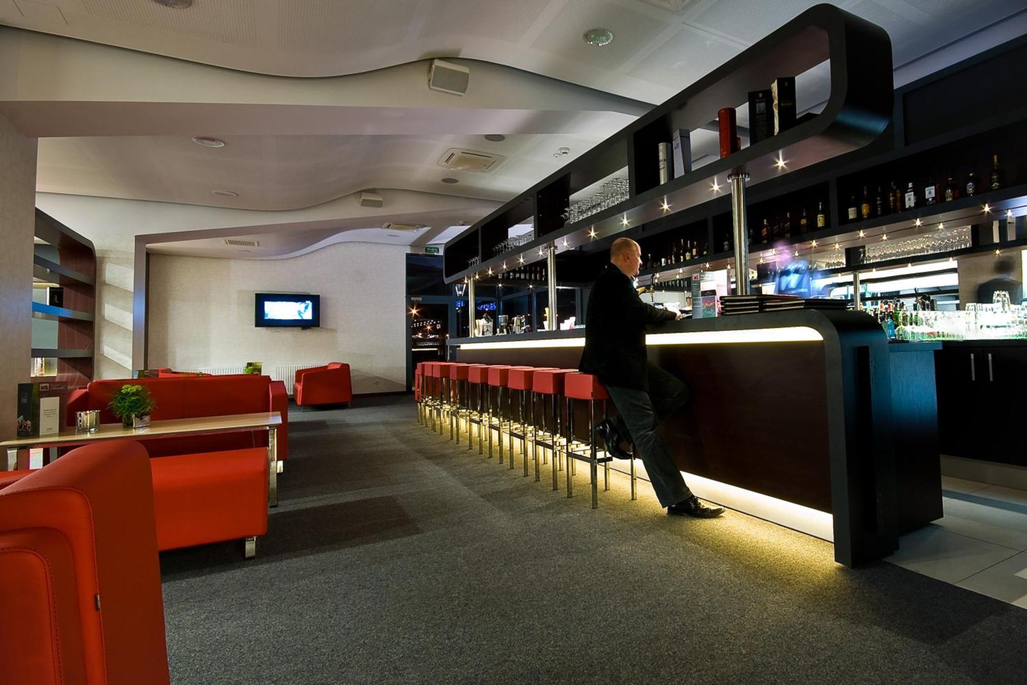 Hotel Poznanski A2 Luboń Exteriör bild