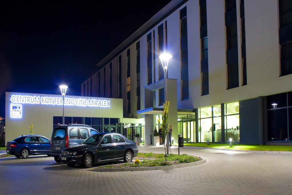 Hotel Poznanski A2 Luboń Exteriör bild