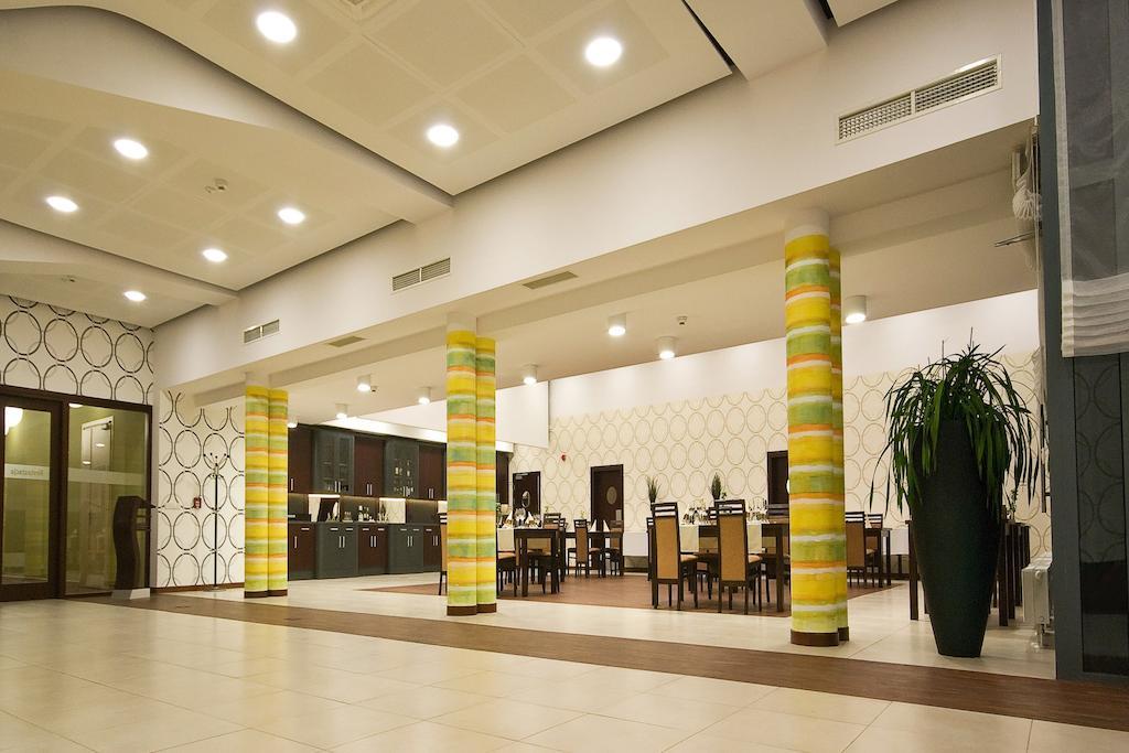 Hotel Poznanski A2 Luboń Exteriör bild