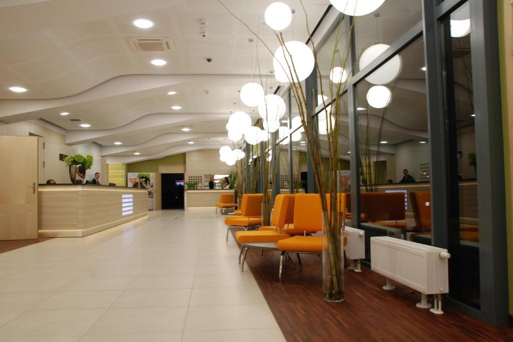 Hotel Poznanski A2 Luboń Exteriör bild